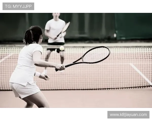 凯发体育网球运动员专访顶级选手的训练秘诀与比赛经验分享助你学习借鉴